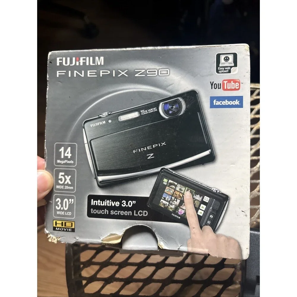 FUJIFILM FinePix Z90 black 14.2MP Compact Digital Camera Tested w/ battery + box